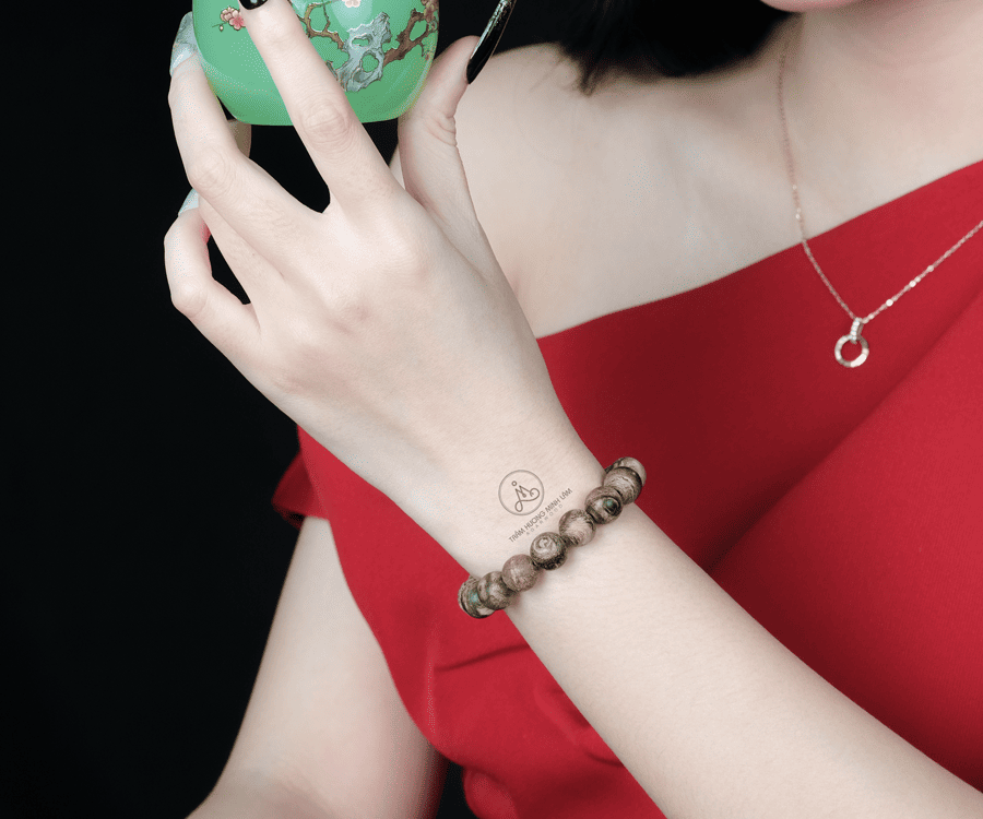 Vòng trầm hương cao cấp 10li